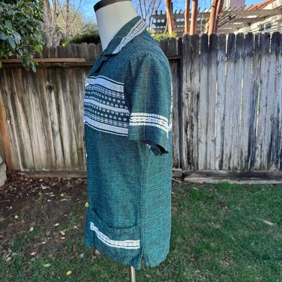 Vintage Green and White Striped Pockets Woven Button up Men's See Measurements - Picture 8 of 9